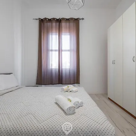 Port View * カリアリ